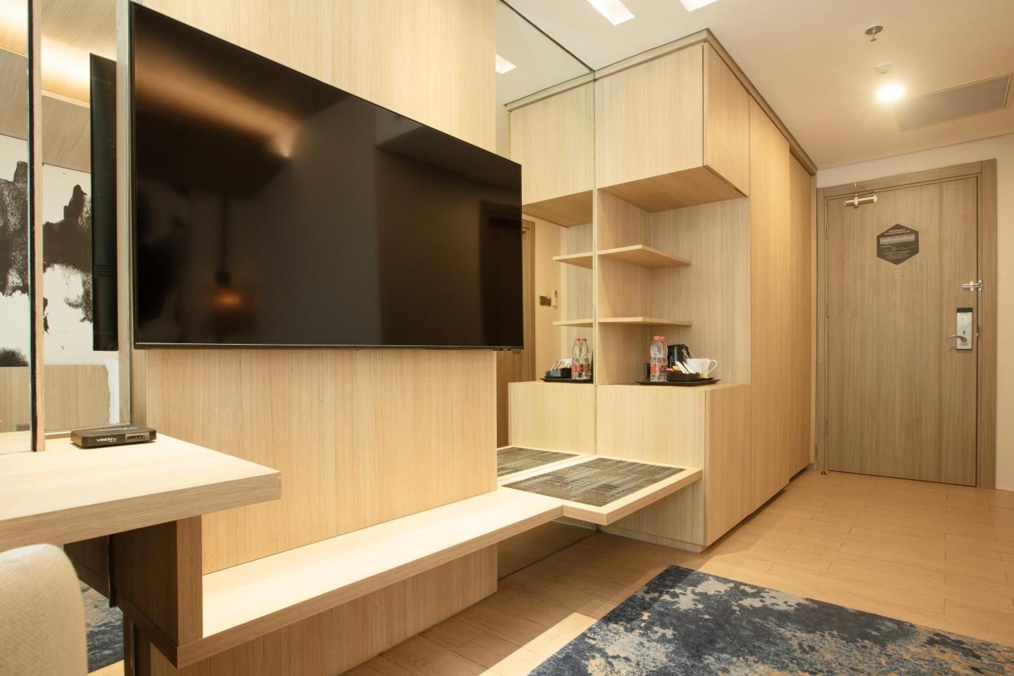 Louis Kienne Cikarang Hotel & Service Apartment Bekasi Dış mekan fotoğraf