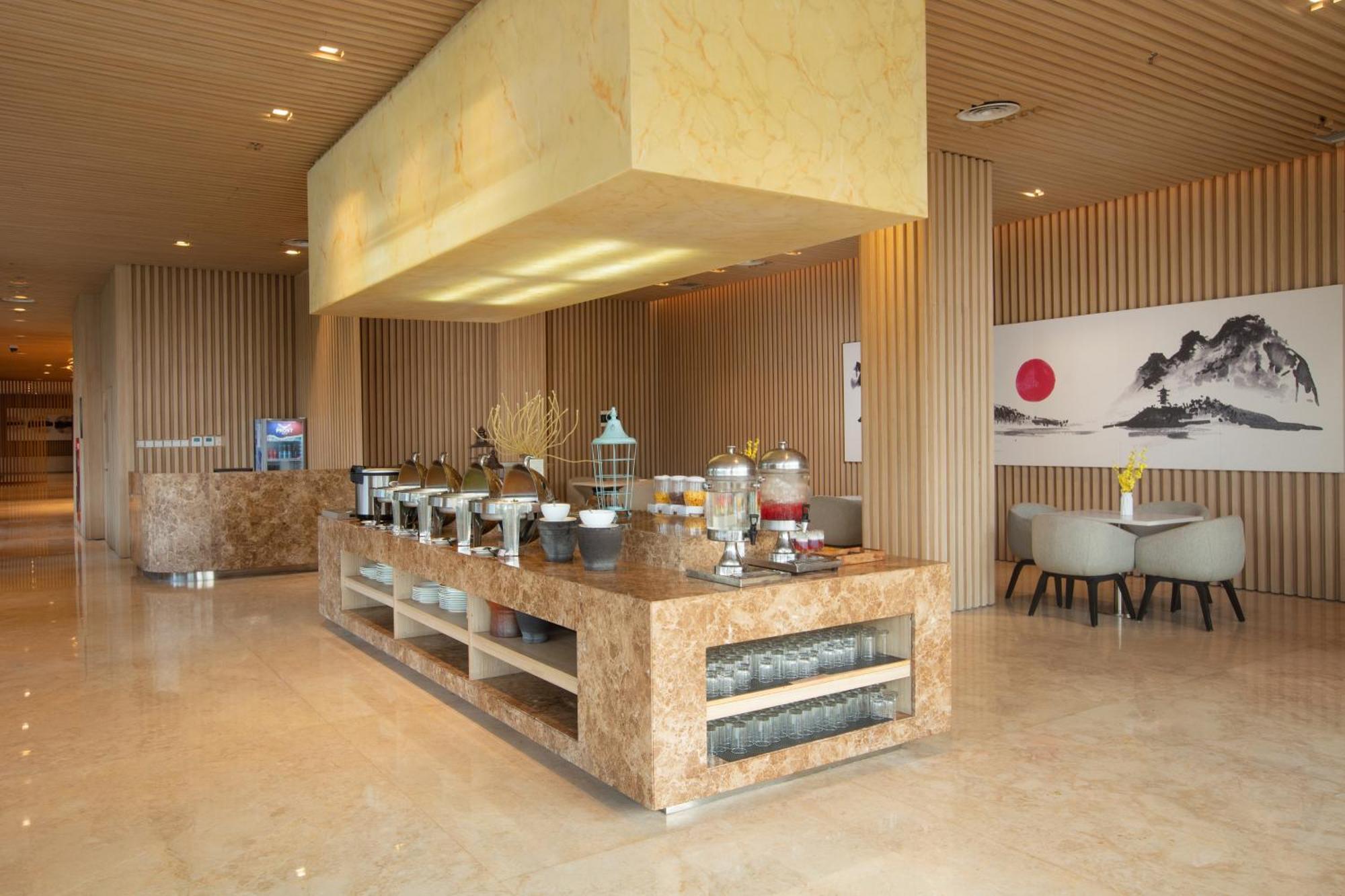 Louis Kienne Cikarang Hotel & Service Apartment Bekasi Dış mekan fotoğraf
